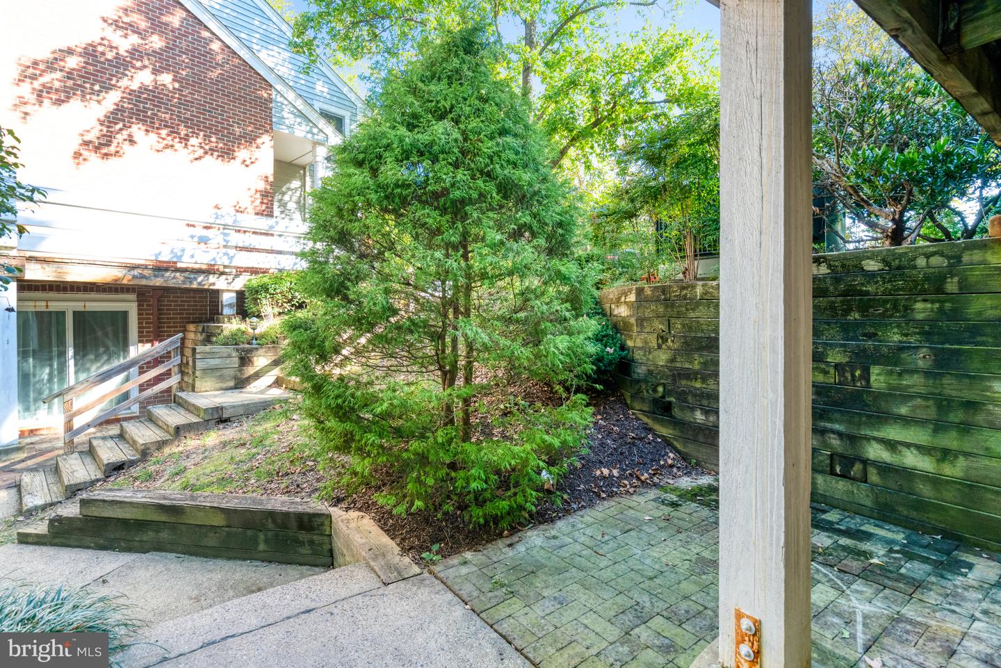7598-L LAKESIDE VILLAGE DR #L, FALLS CHURCH, Virginia 22042, 1 Bedroom Bedrooms, 5 Rooms Rooms,1 BathroomBathrooms,Residential,For sale,7598-L LAKESIDE VILLAGE DR #L,VAFX2275300 MLS # VAFX2275300