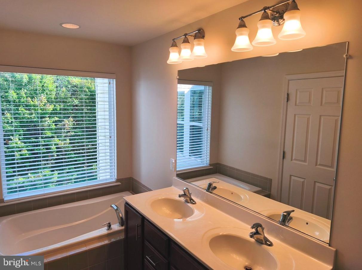 22520 HIGHCROFT TER, BRAMBLETON, Virginia 20148, 3 Bedrooms Bedrooms, ,3 BathroomsBathrooms,Residential,For sale,22520 HIGHCROFT TER,VALO2109326 MLS # VALO2109326