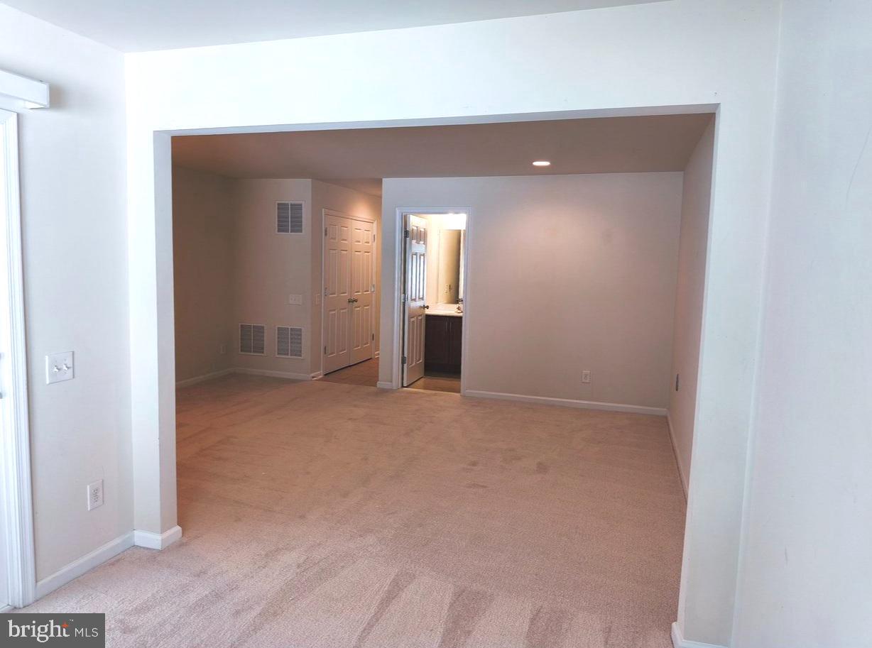 22520 HIGHCROFT TER, BRAMBLETON, Virginia 20148, 3 Bedrooms Bedrooms, ,3 BathroomsBathrooms,Residential,For sale,22520 HIGHCROFT TER,VALO2109326 MLS # VALO2109326