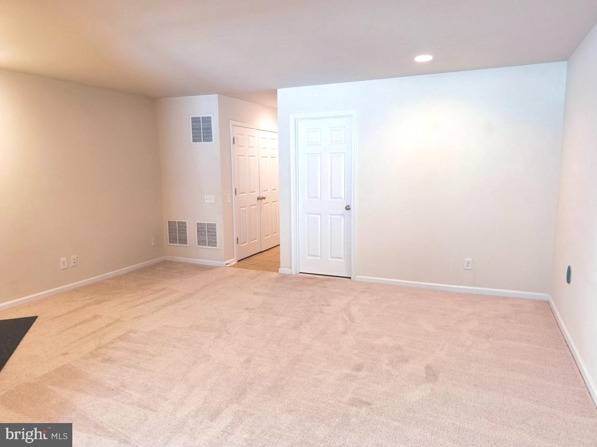 22520 HIGHCROFT TER, BRAMBLETON, Virginia 20148, 3 Bedrooms Bedrooms, ,3 BathroomsBathrooms,Residential,For sale,22520 HIGHCROFT TER,VALO2109326 MLS # VALO2109326