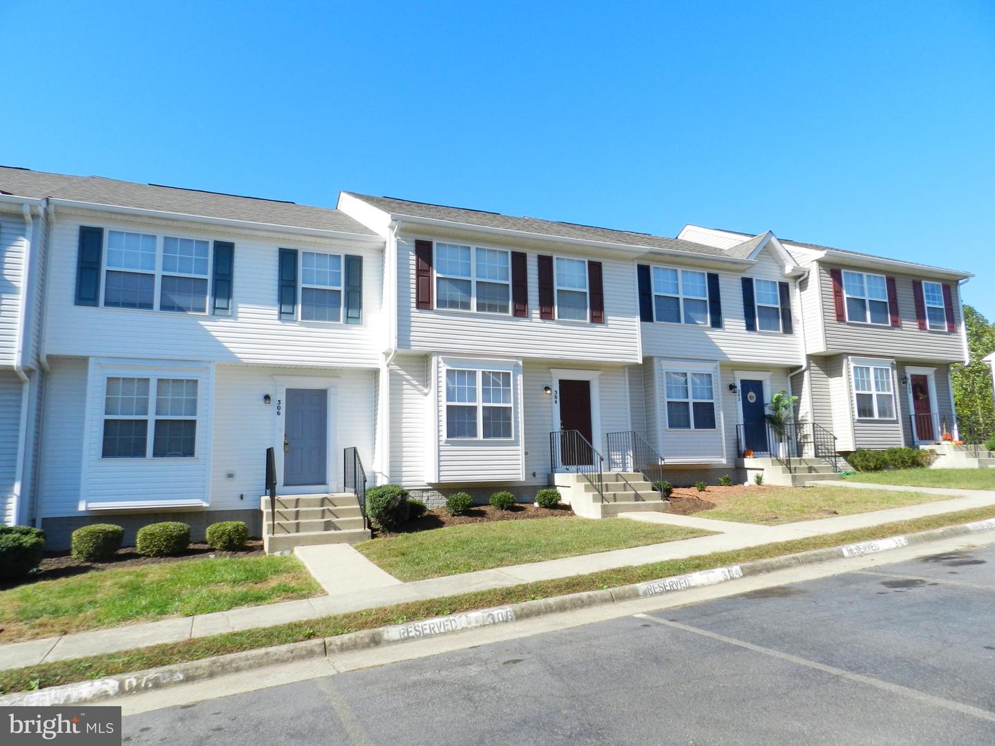 304 MERRILL CT, STAFFORD, Virginia 22554, 3 Bedrooms Bedrooms, ,2 BathroomsBathrooms,Residential,For sale,304 MERRILL CT,VAST2043658 MLS # VAST2043658