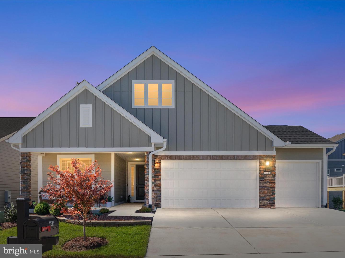 144 COWBIRD ST, LAKE FREDERICK, Virginia 22630, 4 Bedrooms Bedrooms, ,4 BathroomsBathrooms,Residential,For sale,144 COWBIRD ST,VAFV2037546 MLS # VAFV2037546