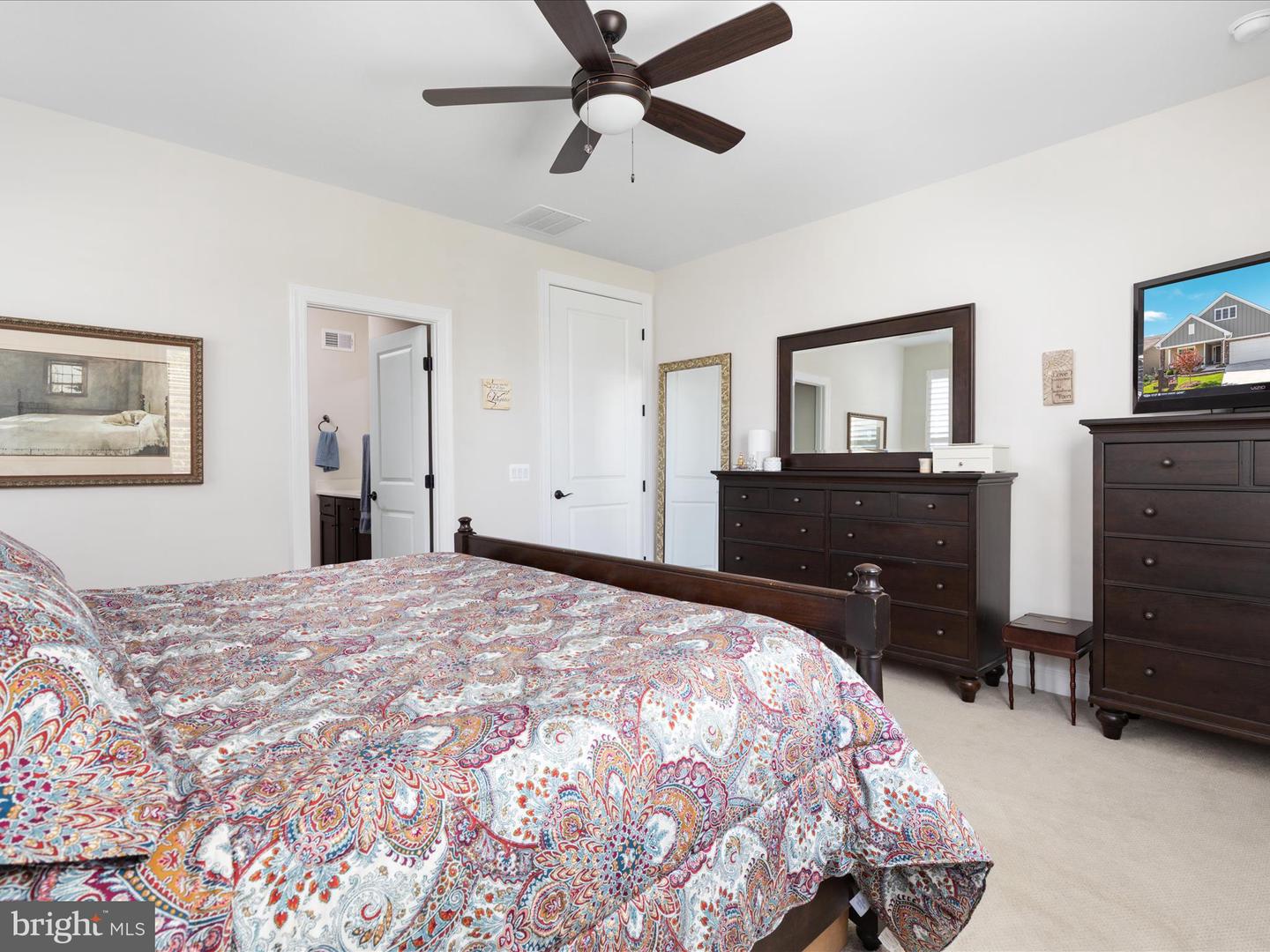 144 COWBIRD ST, LAKE FREDERICK, Virginia 22630, 4 Bedrooms Bedrooms, ,4 BathroomsBathrooms,Residential,For sale,144 COWBIRD ST,VAFV2037546 MLS # VAFV2037546