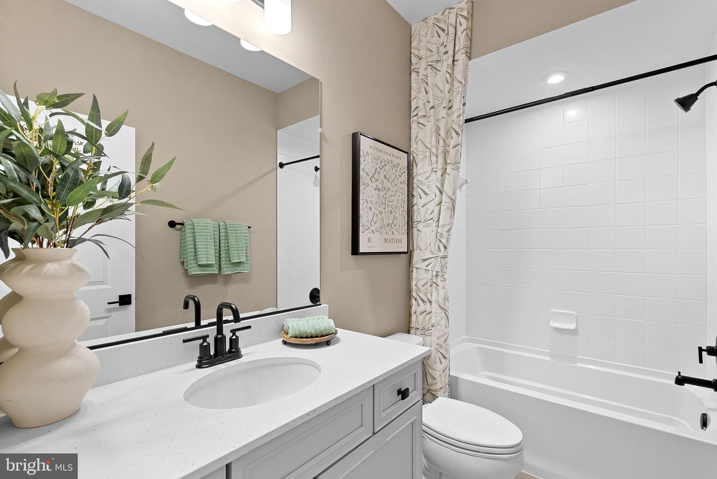 17942 ALICIA AVE #1, DUMFRIES, Virginia 22026, 4 Bedrooms Bedrooms, ,3 BathroomsBathrooms,Residential,For sale,17942 ALICIA AVE #1,VAPW2106410 MLS # VAPW2106410