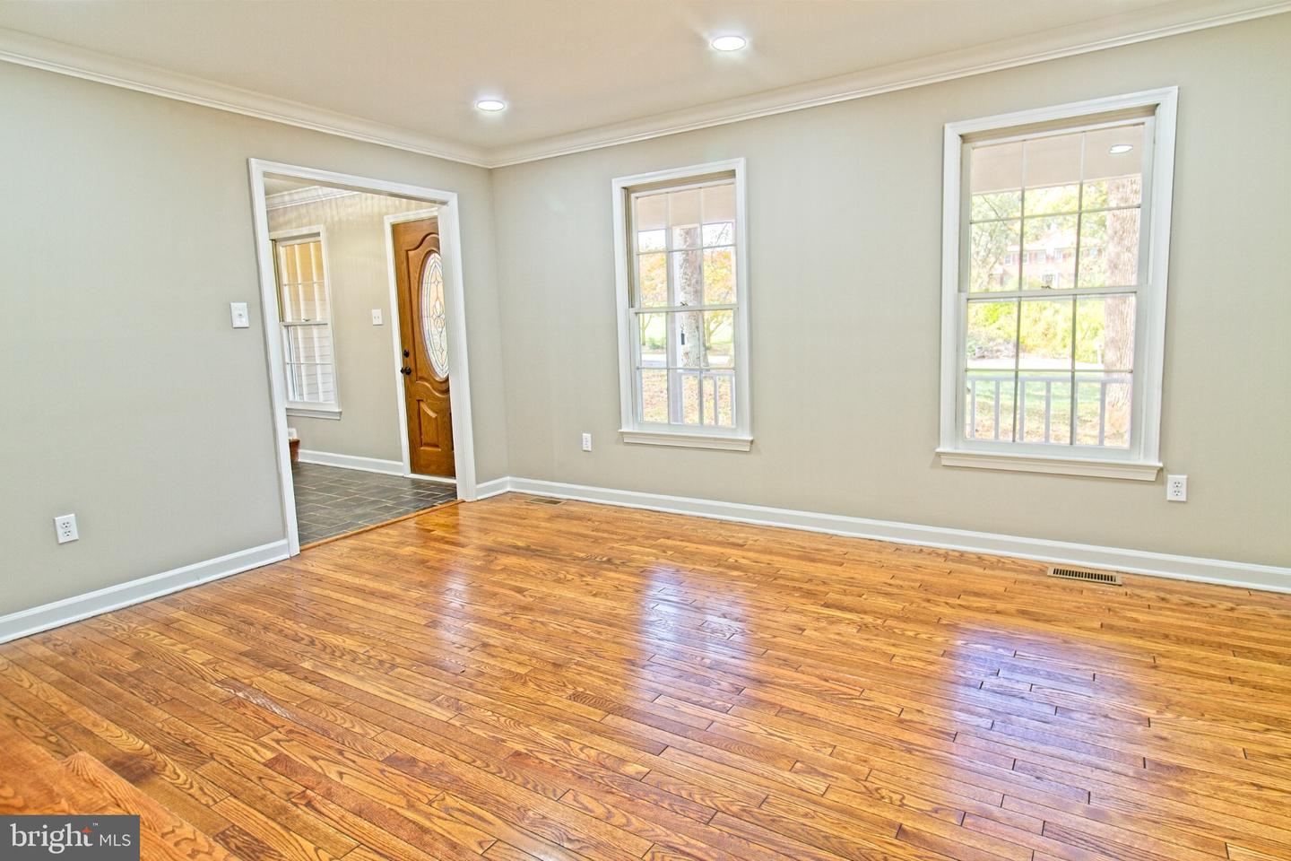 8157 POPLAR GROVE DR, WARRENTON, Virginia 20187, 4 Bedrooms Bedrooms, 7 Rooms Rooms,2 BathroomsBathrooms,Residential,For sale,8157 POPLAR GROVE DR,VAFQ2019454 MLS # VAFQ2019454