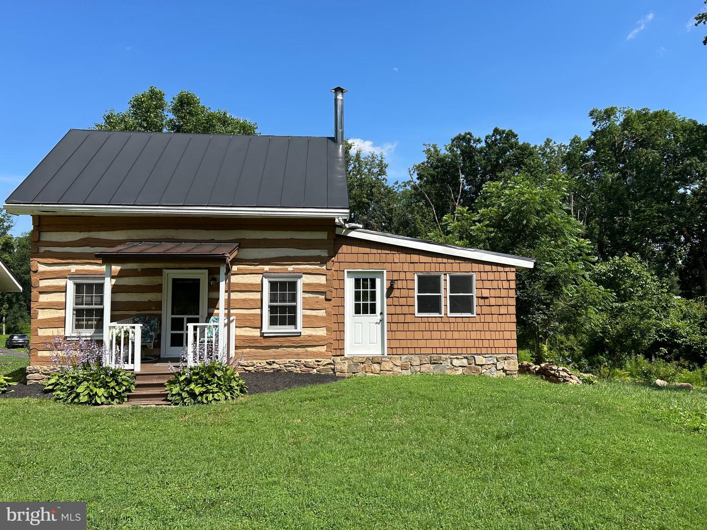 13829 MOUNTAIN RD, HILLSBORO, Virginia 20132, 2 Bedrooms Bedrooms, ,1 BathroomBathrooms,Residential,For sale,13829 MOUNTAIN RD,VALO2099102 MLS # VALO2099102