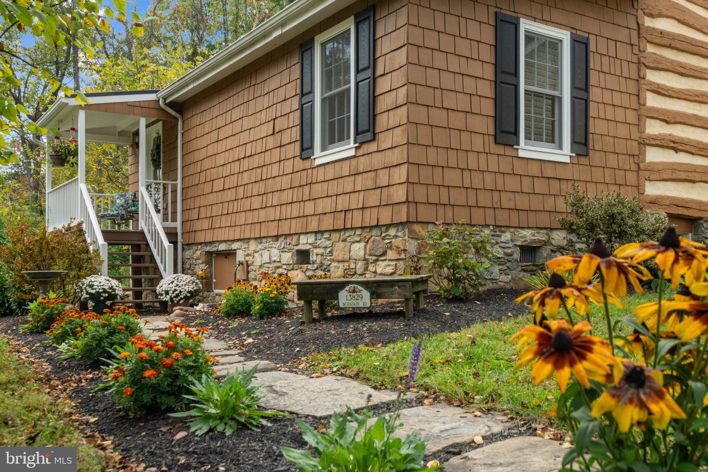13829 MOUNTAIN RD, HILLSBORO, Virginia 20132, 2 Bedrooms Bedrooms, ,1 BathroomBathrooms,Residential,For sale,13829 MOUNTAIN RD,VALO2099102 MLS # VALO2099102