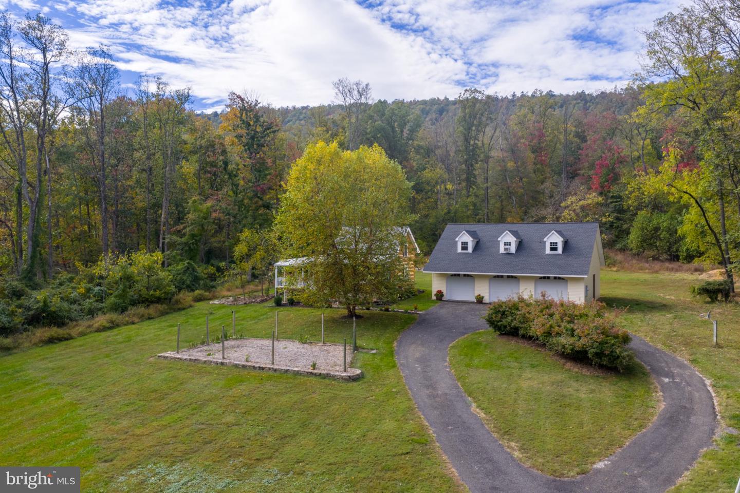 13829 MOUNTAIN RD, HILLSBORO, Virginia 20132, 2 Bedrooms Bedrooms, ,1 BathroomBathrooms,Residential,For sale,13829 MOUNTAIN RD,VALO2099102 MLS # VALO2099102