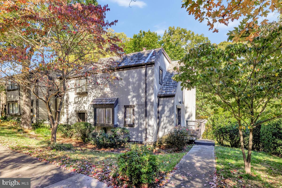 1526 PARK GLEN CT, RESTON, Virginia 20190, 4 Bedrooms Bedrooms, ,3 BathroomsBathrooms,Residential,For sale,1526 PARK GLEN CT,VAFX2260132 MLS # VAFX2260132