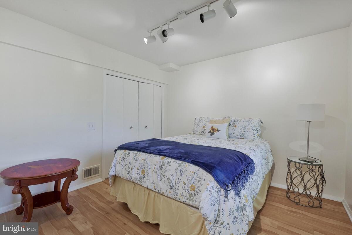 1526 PARK GLEN CT, RESTON, Virginia 20190, 4 Bedrooms Bedrooms, ,3 BathroomsBathrooms,Residential,For sale,1526 PARK GLEN CT,VAFX2260132 MLS # VAFX2260132
