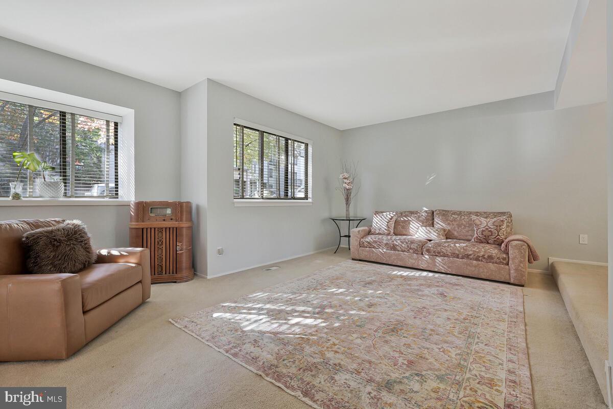 1526 PARK GLEN CT, RESTON, Virginia 20190, 4 Bedrooms Bedrooms, ,3 BathroomsBathrooms,Residential,For sale,1526 PARK GLEN CT,VAFX2260132 MLS # VAFX2260132
