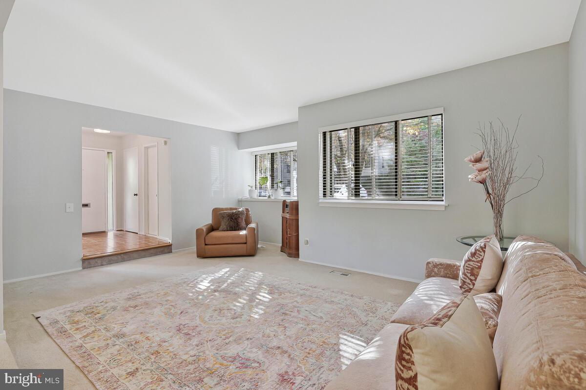 1526 PARK GLEN CT, RESTON, Virginia 20190, 4 Bedrooms Bedrooms, ,3 BathroomsBathrooms,Residential,For sale,1526 PARK GLEN CT,VAFX2260132 MLS # VAFX2260132