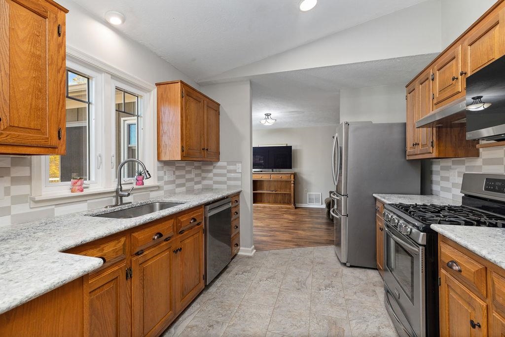 94 DICES SPRING RD, WEYERS CAVE, Virginia 24486, 3 Bedrooms Bedrooms, ,2 BathroomsBathrooms,Residential,94 DICES SPRING RD,670224 MLS # 670224