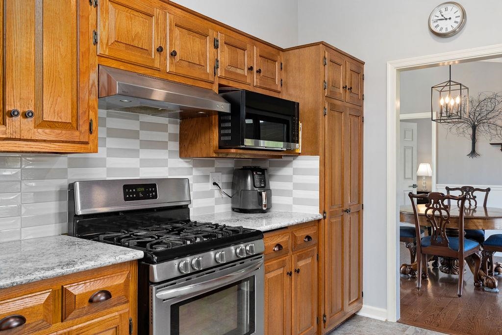 94 DICES SPRING RD, WEYERS CAVE, Virginia 24486, 3 Bedrooms Bedrooms, ,2 BathroomsBathrooms,Residential,94 DICES SPRING RD,670224 MLS # 670224