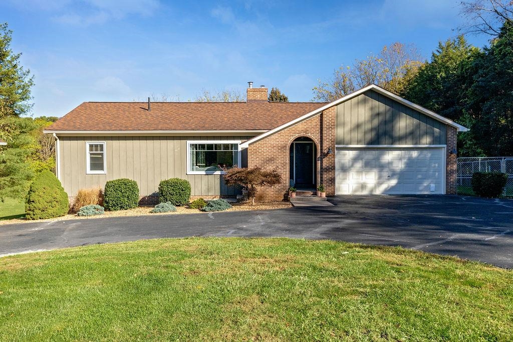 94 DICES SPRING RD, WEYERS CAVE, Virginia 24486, 3 Bedrooms Bedrooms, ,2 BathroomsBathrooms,Residential,94 DICES SPRING RD,670224 MLS # 670224