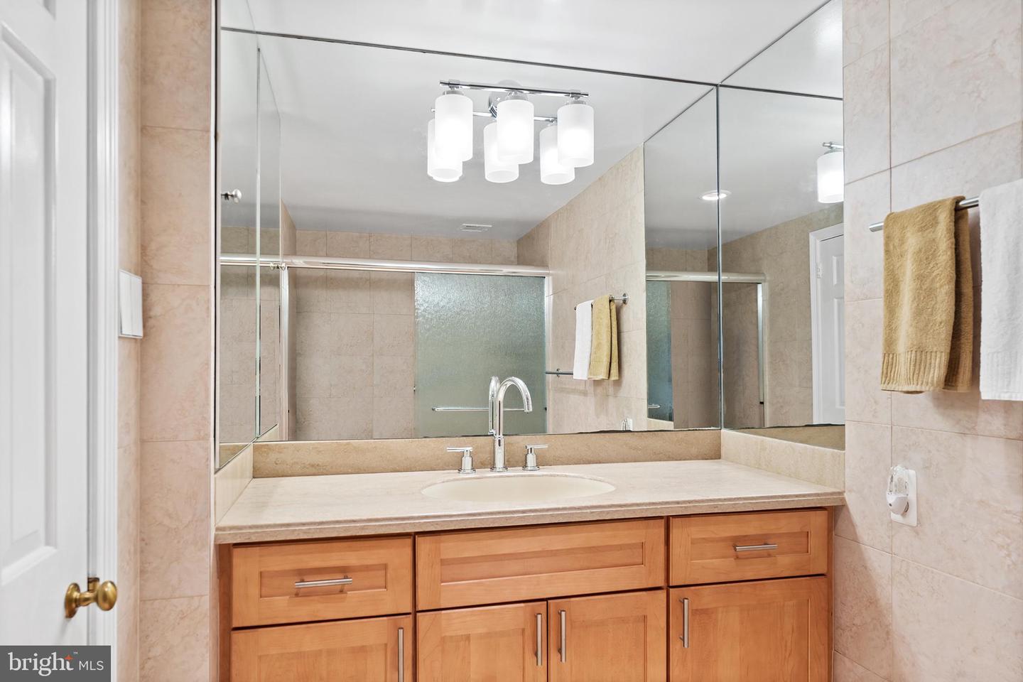 700 NEW HAMPSHIRE AVE NW #320, WASHINGTON, District Of Columbia 20037, 1 Bedroom Bedrooms, ,1 BathroomBathrooms,Residential,For sale,700 NEW HAMPSHIRE AVE NW #320,DCDC2224056 MLS # DCDC2224056