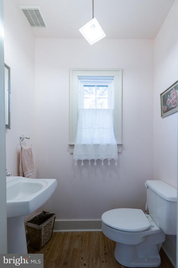 132 AMHERST ST, WINCHESTER, Virginia 22601, 4 Bedrooms Bedrooms, ,3 BathroomsBathrooms,Residential,For sale,132 AMHERST ST,VAWI2009126 MLS # VAWI2009126