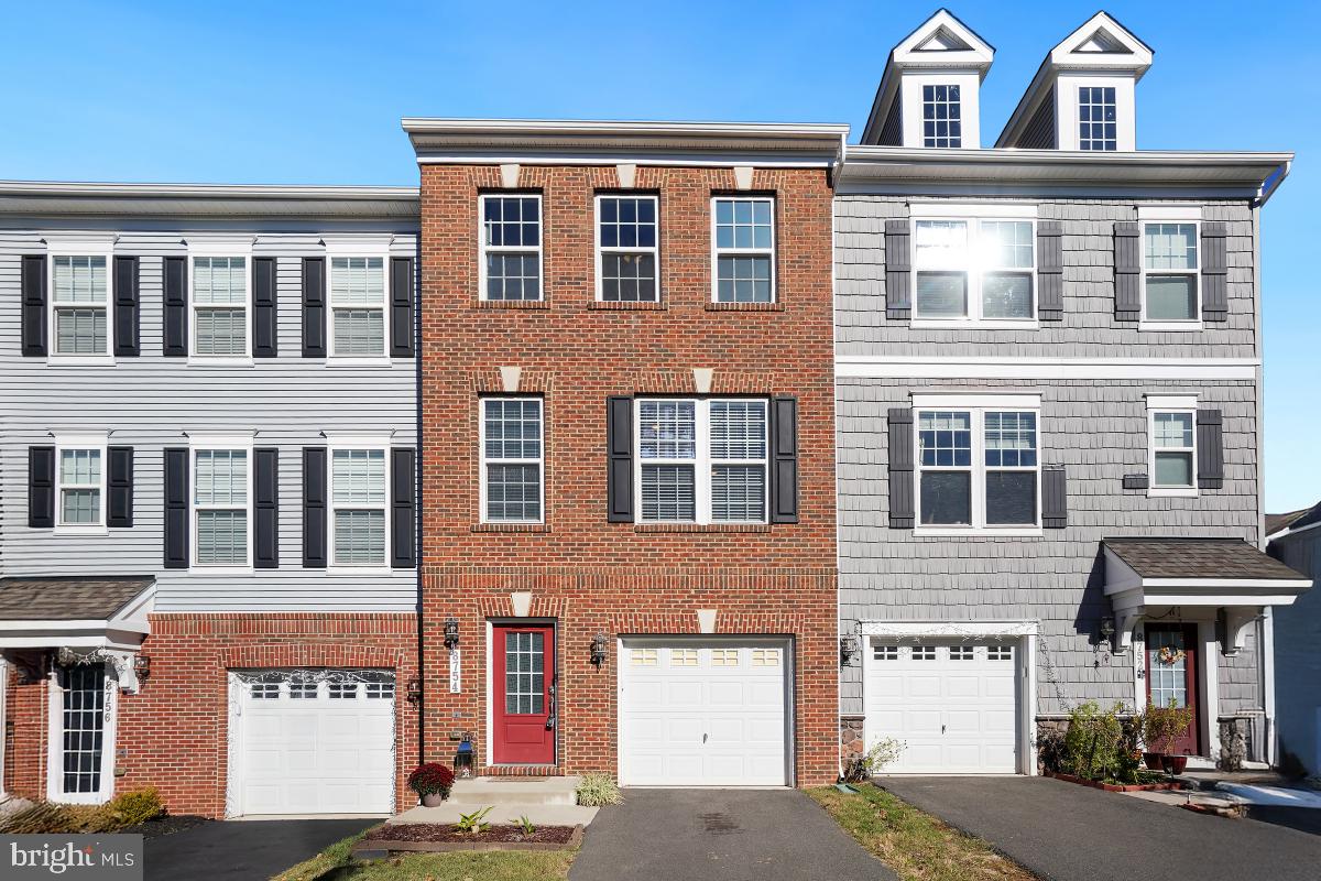 8754 ELSING GREEN DR, MANASSAS, Virginia 20112, 3 Bedrooms Bedrooms, ,3 BathroomsBathrooms,Residential,For sale,8754 ELSING GREEN DR,VAPW2106030 MLS # VAPW2106030