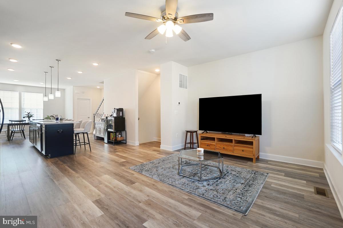 8754 ELSING GREEN DR, MANASSAS, Virginia 20112, 3 Bedrooms Bedrooms, ,3 BathroomsBathrooms,Residential,For sale,8754 ELSING GREEN DR,VAPW2106030 MLS # VAPW2106030