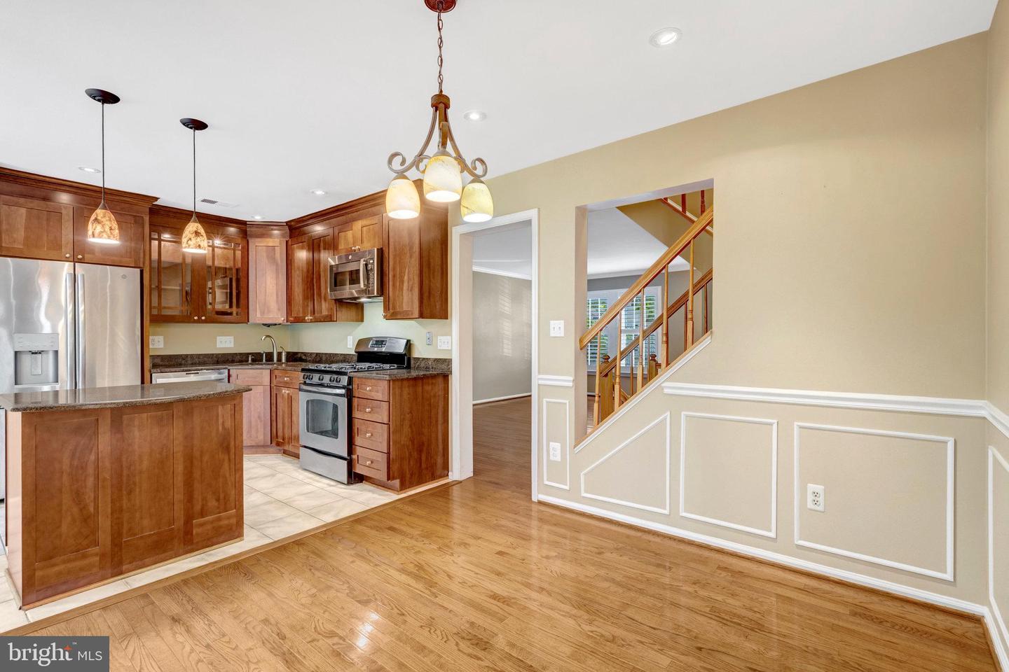 6050 CLAY SPUR CT, CENTREVILLE, Virginia 20121, 3 Bedrooms Bedrooms, 7 Rooms Rooms,3 BathroomsBathrooms,Residential,For sale,6050 CLAY SPUR CT,VAFX2274388 MLS # VAFX2274388