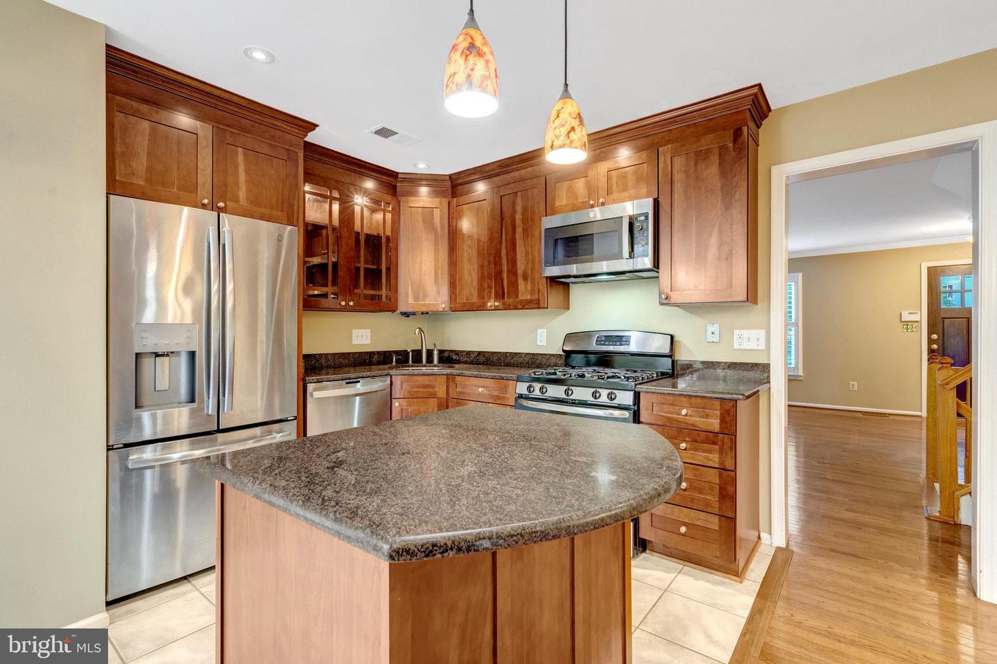 6050 CLAY SPUR CT, CENTREVILLE, Virginia 20121, 3 Bedrooms Bedrooms, 7 Rooms Rooms,3 BathroomsBathrooms,Residential,For sale,6050 CLAY SPUR CT,VAFX2274388 MLS # VAFX2274388