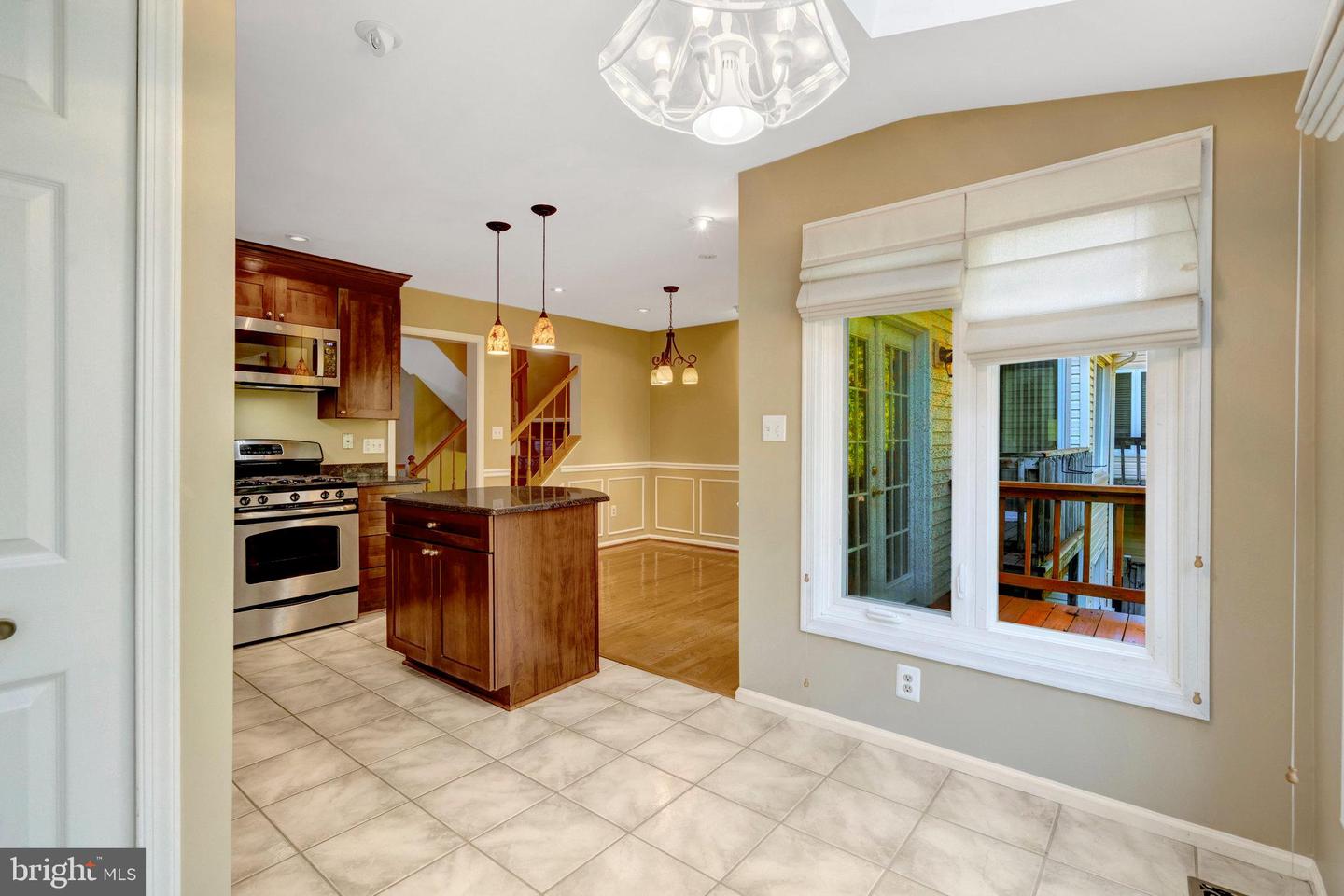 6050 CLAY SPUR CT, CENTREVILLE, Virginia 20121, 3 Bedrooms Bedrooms, 7 Rooms Rooms,3 BathroomsBathrooms,Residential,For sale,6050 CLAY SPUR CT,VAFX2274388 MLS # VAFX2274388