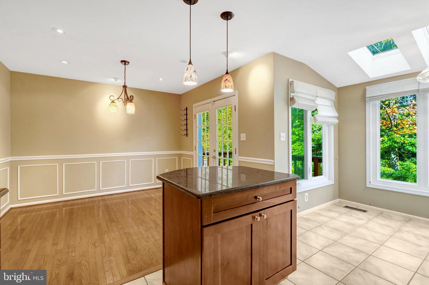 6050 CLAY SPUR CT, CENTREVILLE, Virginia 20121, 3 Bedrooms Bedrooms, 7 Rooms Rooms,3 BathroomsBathrooms,Residential,For sale,6050 CLAY SPUR CT,VAFX2274388 MLS # VAFX2274388