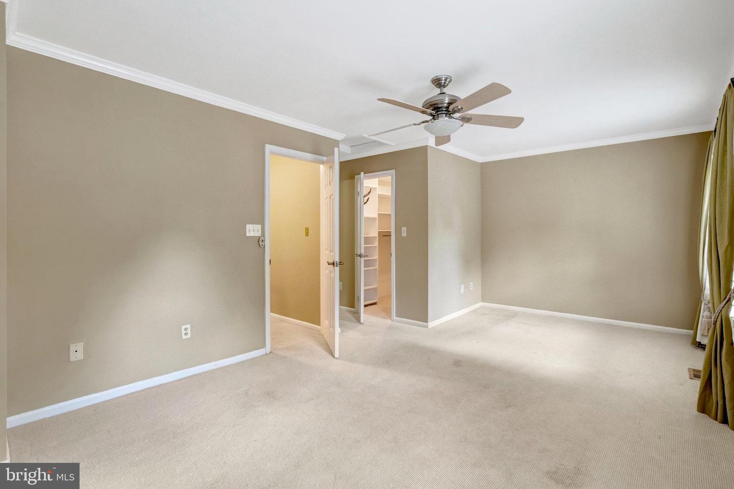 6050 CLAY SPUR CT, CENTREVILLE, Virginia 20121, 3 Bedrooms Bedrooms, 7 Rooms Rooms,3 BathroomsBathrooms,Residential,For sale,6050 CLAY SPUR CT,VAFX2274388 MLS # VAFX2274388