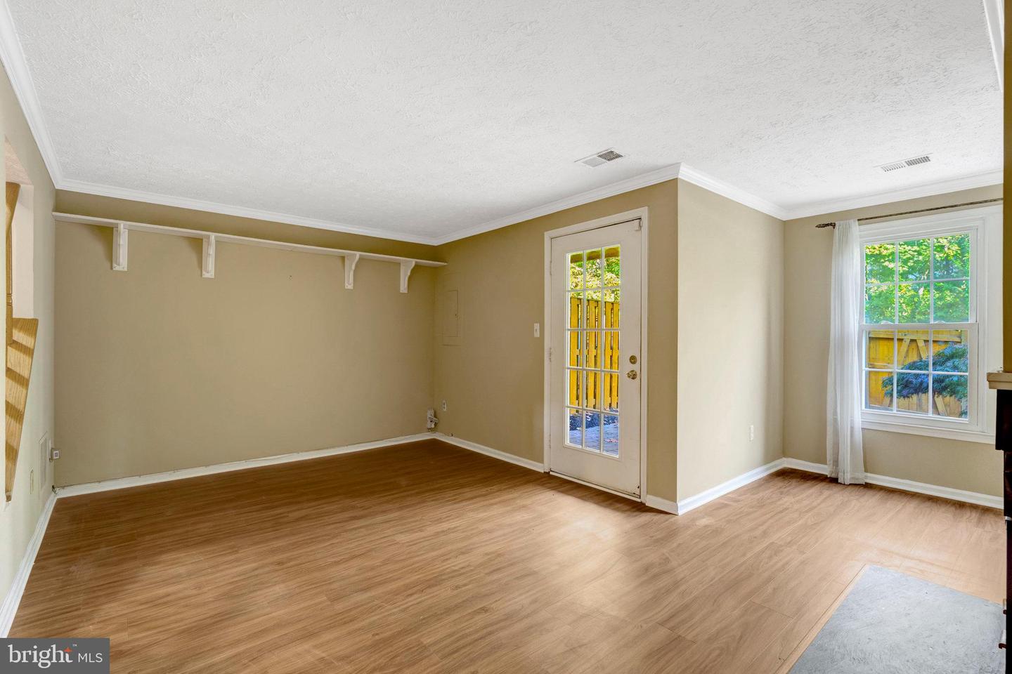 6050 CLAY SPUR CT, CENTREVILLE, Virginia 20121, 3 Bedrooms Bedrooms, 7 Rooms Rooms,3 BathroomsBathrooms,Residential,For sale,6050 CLAY SPUR CT,VAFX2274388 MLS # VAFX2274388