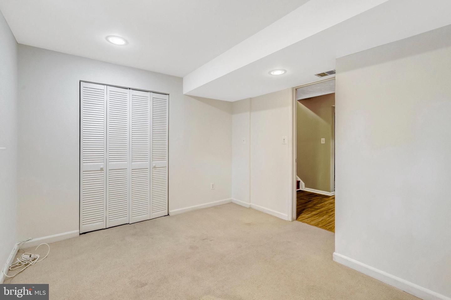 6050 CLAY SPUR CT, CENTREVILLE, Virginia 20121, 3 Bedrooms Bedrooms, 7 Rooms Rooms,3 BathroomsBathrooms,Residential,For sale,6050 CLAY SPUR CT,VAFX2274388 MLS # VAFX2274388