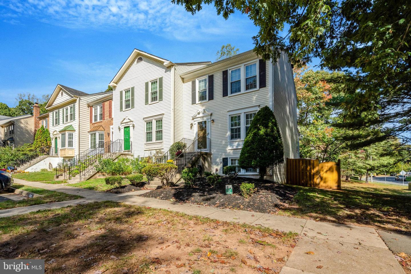 6050 CLAY SPUR CT, CENTREVILLE, Virginia 20121, 3 Bedrooms Bedrooms, 7 Rooms Rooms,3 BathroomsBathrooms,Residential,For sale,6050 CLAY SPUR CT,VAFX2274388 MLS # VAFX2274388