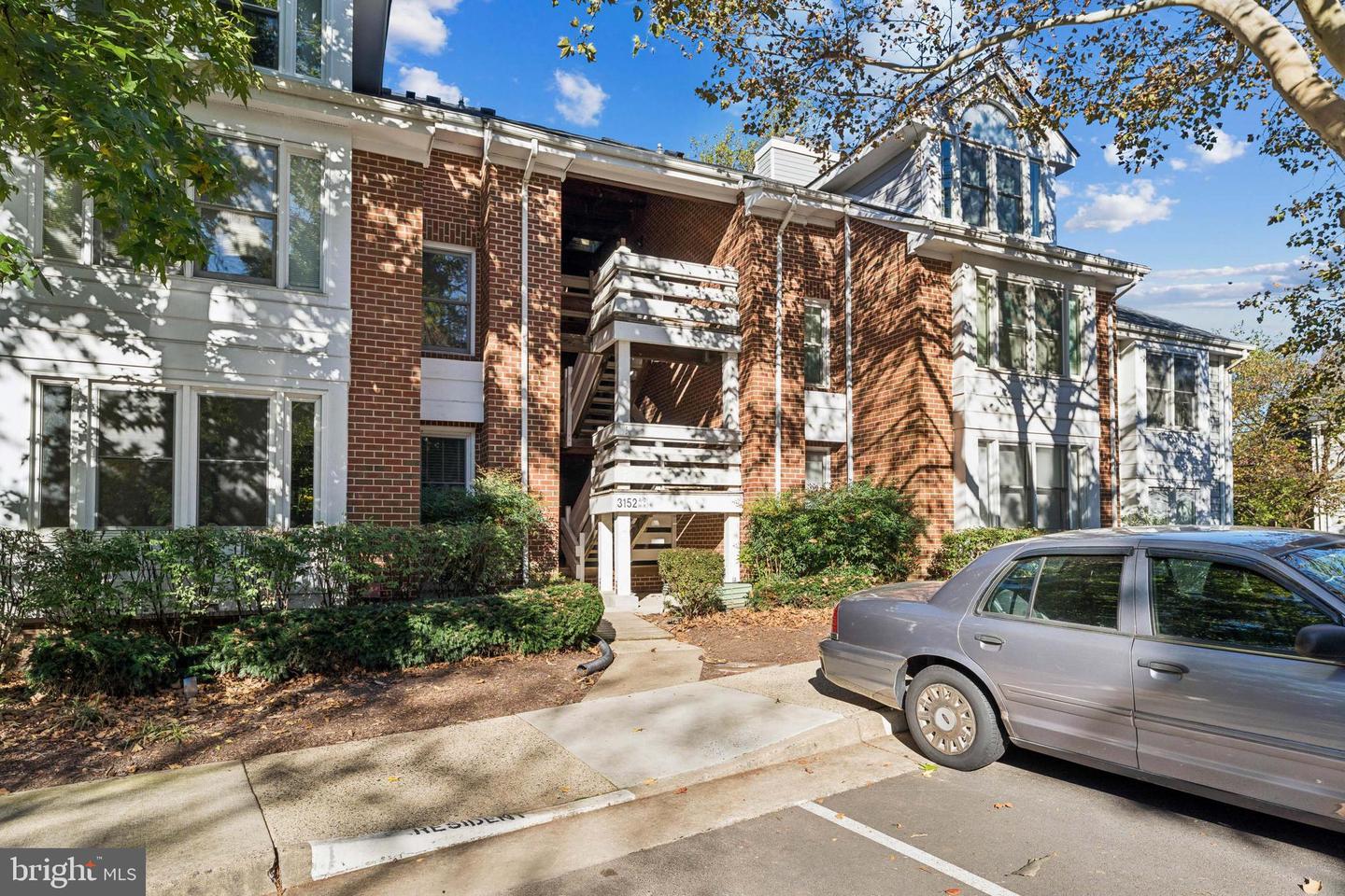 3152-B COVEWOOD CT, FALLS CHURCH, Virginia 22042, 2 Bedrooms Bedrooms, ,2 BathroomsBathrooms,Residential,For sale,3152-B COVEWOOD CT,VAFX2274796 MLS # VAFX2274796