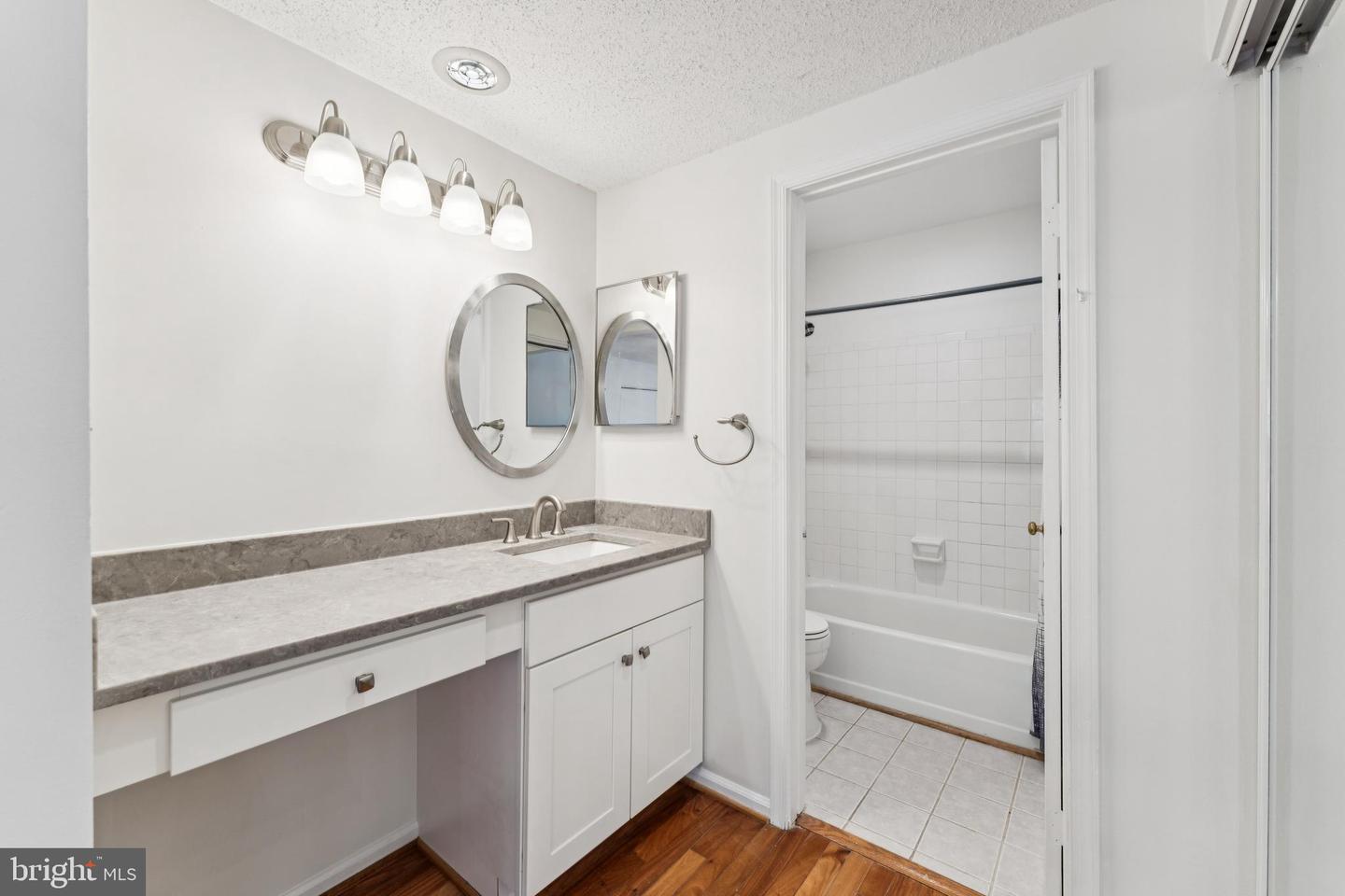 3152-B COVEWOOD CT, FALLS CHURCH, Virginia 22042, 2 Bedrooms Bedrooms, ,2 BathroomsBathrooms,Residential,For sale,3152-B COVEWOOD CT,VAFX2274796 MLS # VAFX2274796
