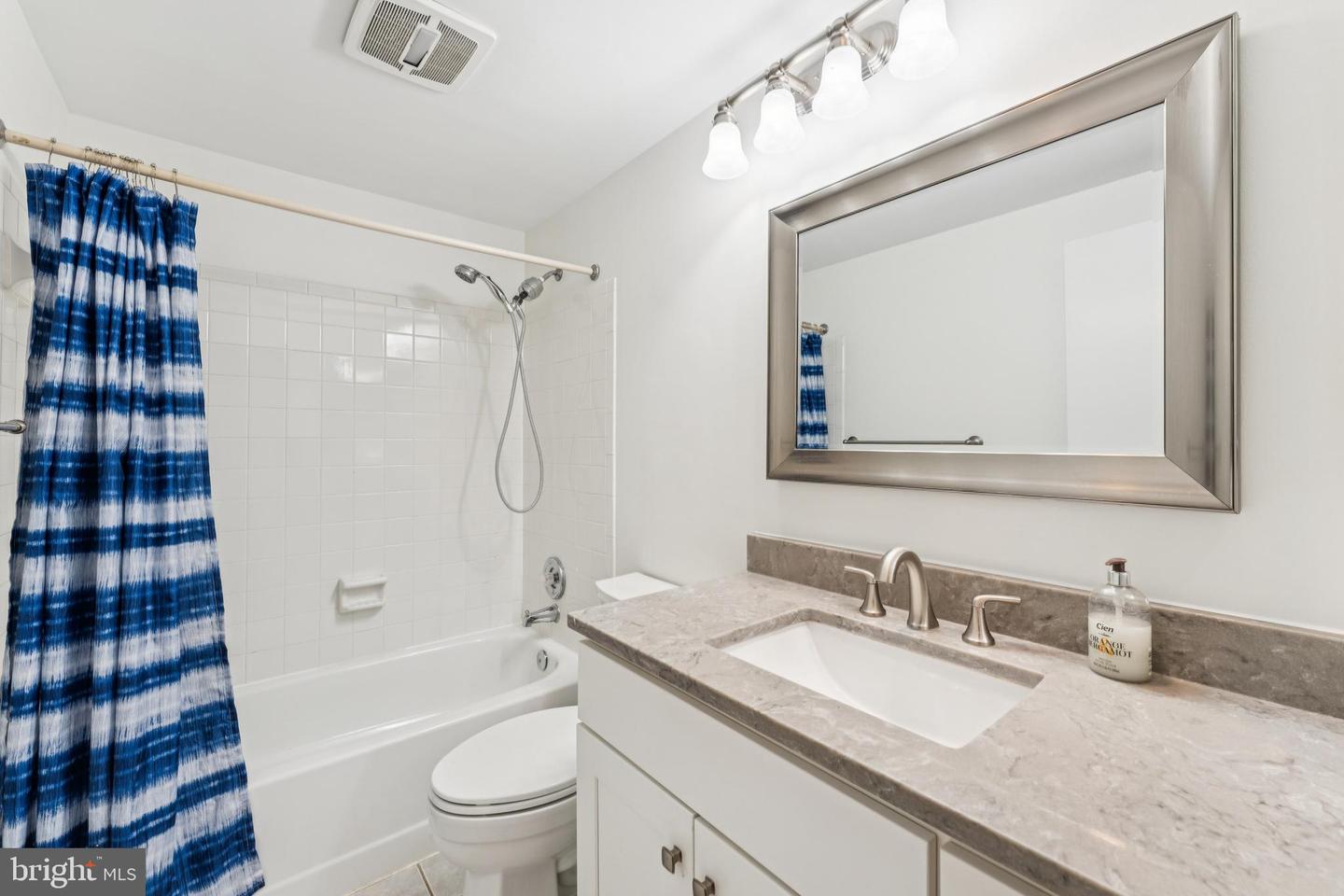3152-B COVEWOOD CT, FALLS CHURCH, Virginia 22042, 2 Bedrooms Bedrooms, ,2 BathroomsBathrooms,Residential,For sale,3152-B COVEWOOD CT,VAFX2274796 MLS # VAFX2274796