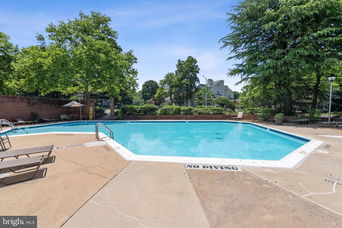 3152-B COVEWOOD CT, FALLS CHURCH, Virginia 22042, 2 Bedrooms Bedrooms, ,2 BathroomsBathrooms,Residential,For sale,3152-B COVEWOOD CT,VAFX2274796 MLS # VAFX2274796
