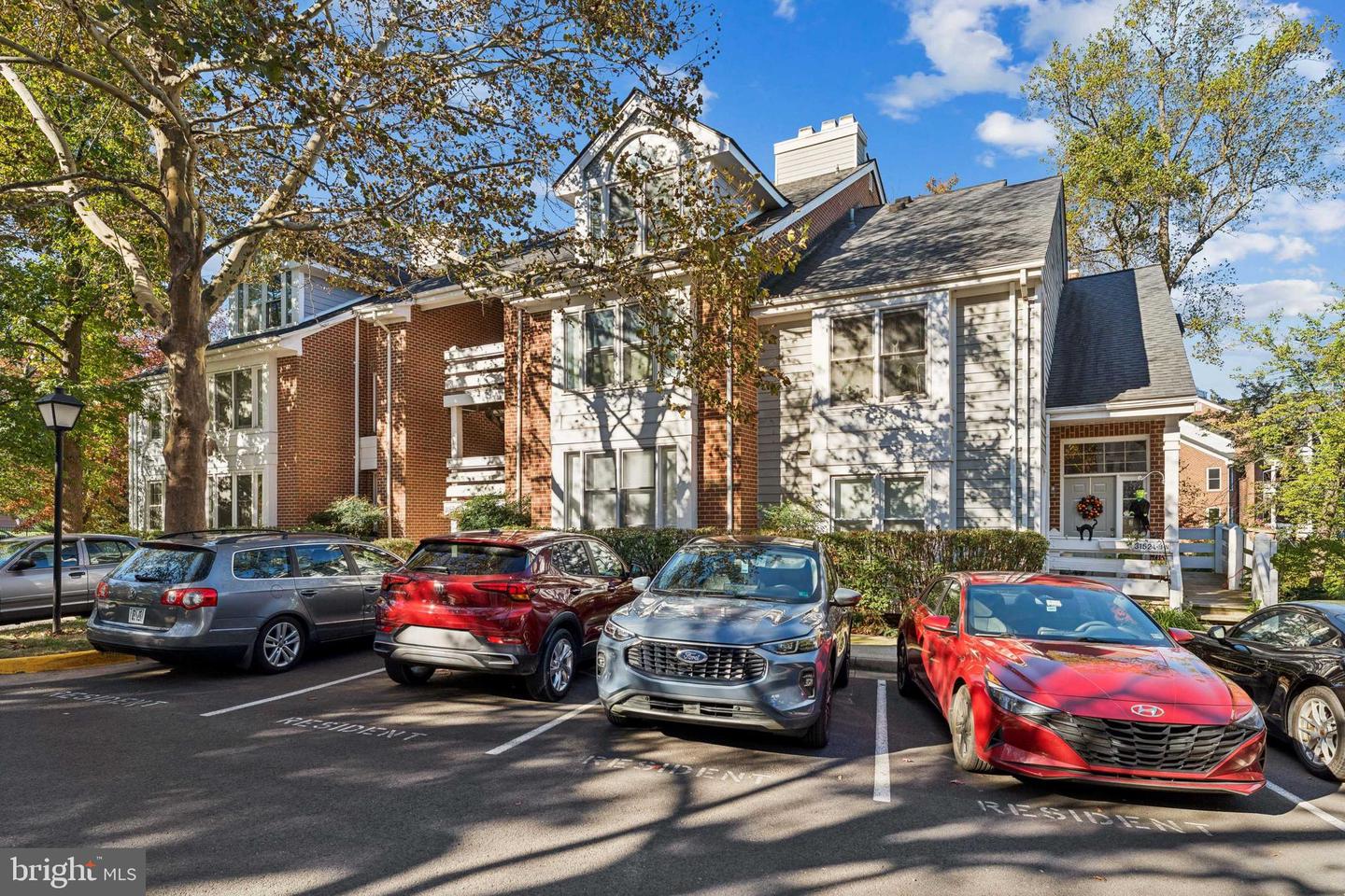 3152-B COVEWOOD CT, FALLS CHURCH, Virginia 22042, 2 Bedrooms Bedrooms, ,2 BathroomsBathrooms,Residential,For sale,3152-B COVEWOOD CT,VAFX2274796 MLS # VAFX2274796