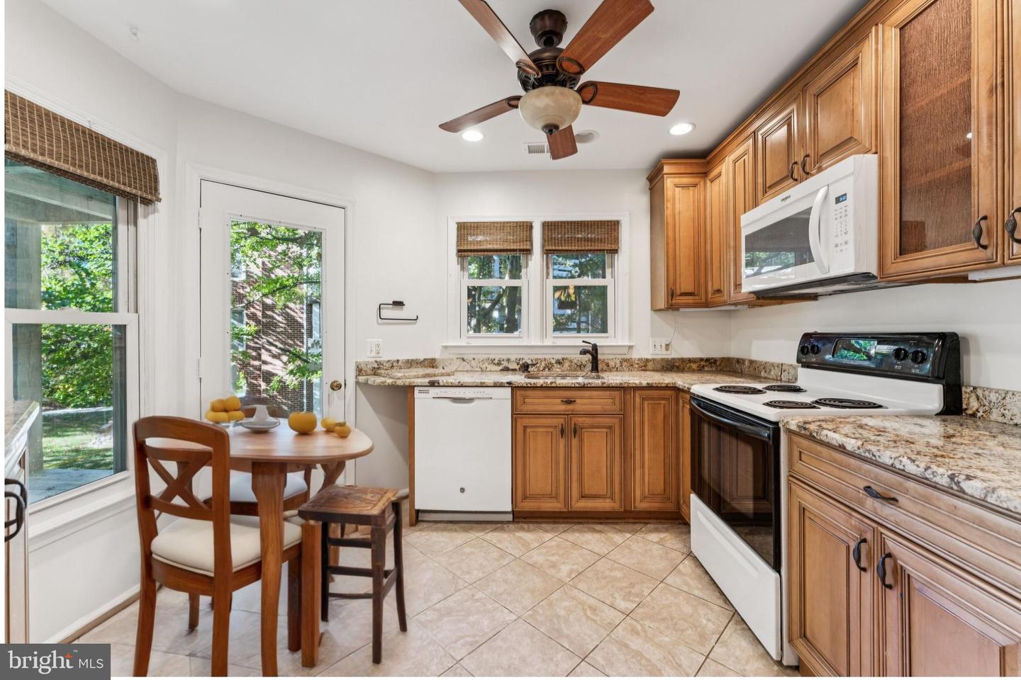 3152-B COVEWOOD CT, FALLS CHURCH, Virginia 22042, 2 Bedrooms Bedrooms, ,2 BathroomsBathrooms,Residential,For sale,3152-B COVEWOOD CT,VAFX2274796 MLS # VAFX2274796