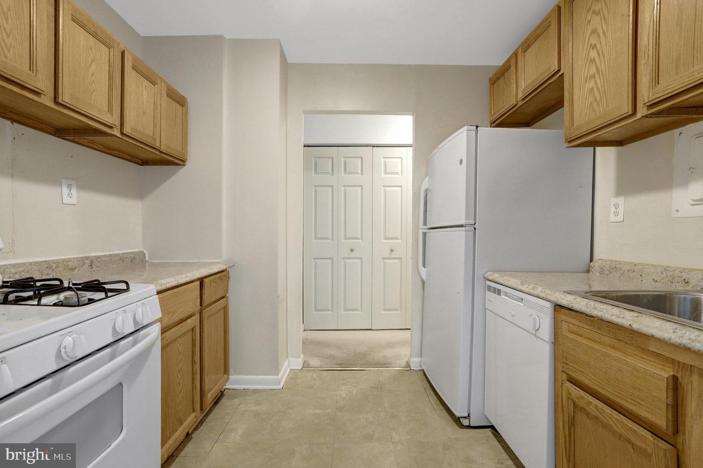 5565 COLUMBIA PIKE #412, ARLINGTON, Virginia 22204, 1 Bedroom Bedrooms, ,1 BathroomBathrooms,Residential,For sale,5565 COLUMBIA PIKE #412,VAAR2065062 MLS # VAAR2065062