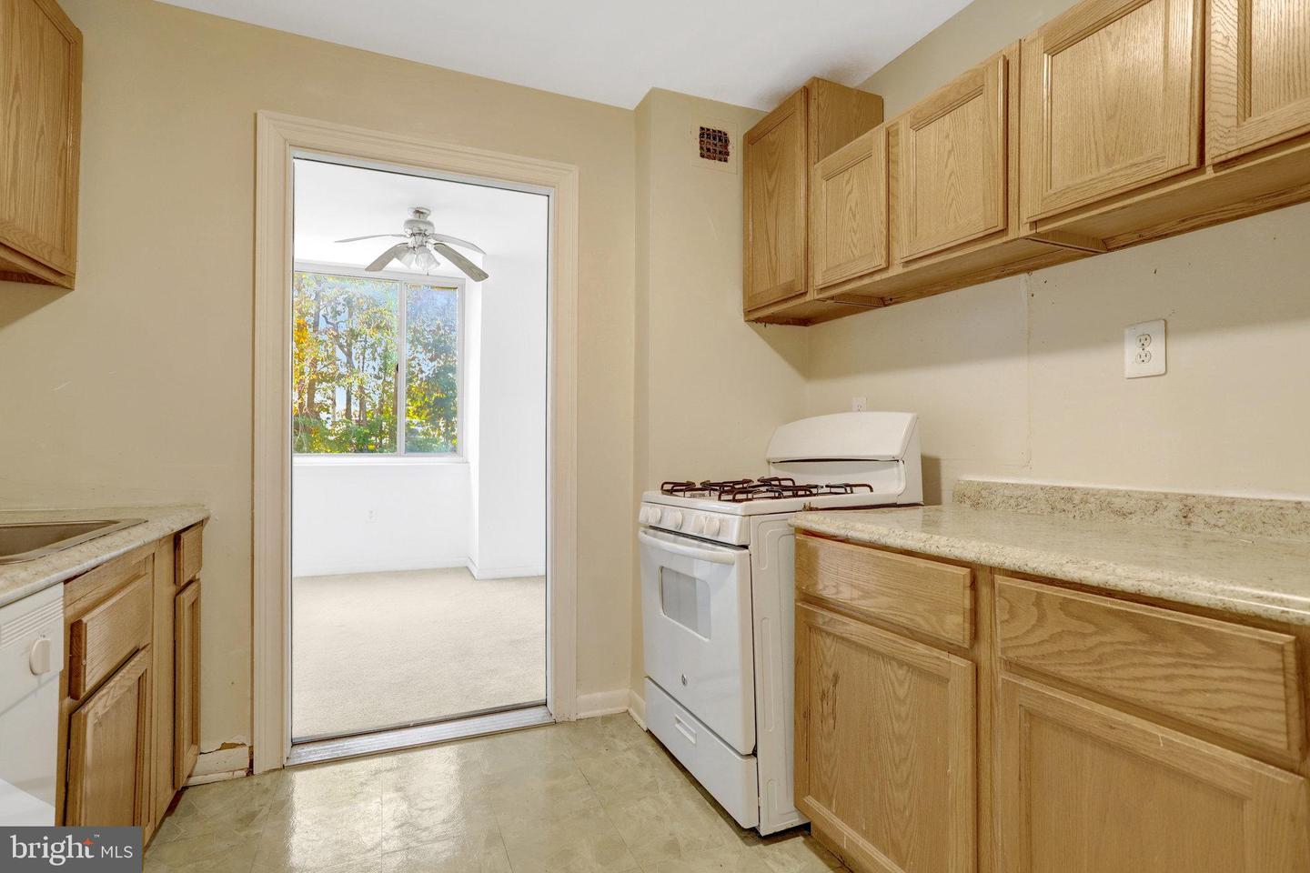 5565 COLUMBIA PIKE #412, ARLINGTON, Virginia 22204, 1 Bedroom Bedrooms, ,1 BathroomBathrooms,Residential,For sale,5565 COLUMBIA PIKE #412,VAAR2065062 MLS # VAAR2065062