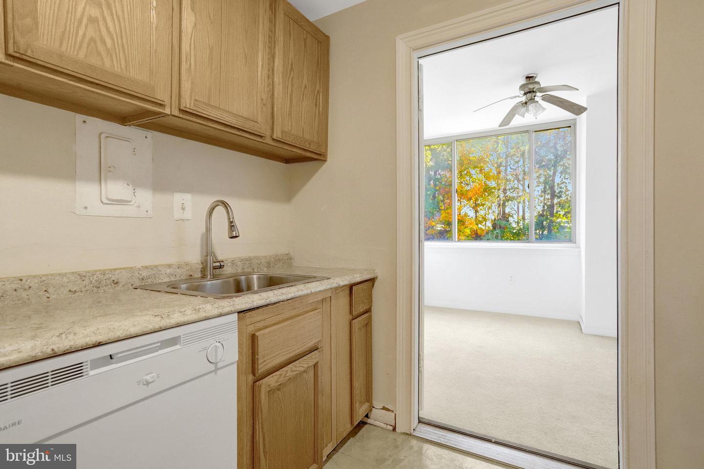 5565 COLUMBIA PIKE #412, ARLINGTON, Virginia 22204, 1 Bedroom Bedrooms, ,1 BathroomBathrooms,Residential,For sale,5565 COLUMBIA PIKE #412,VAAR2065062 MLS # VAAR2065062
