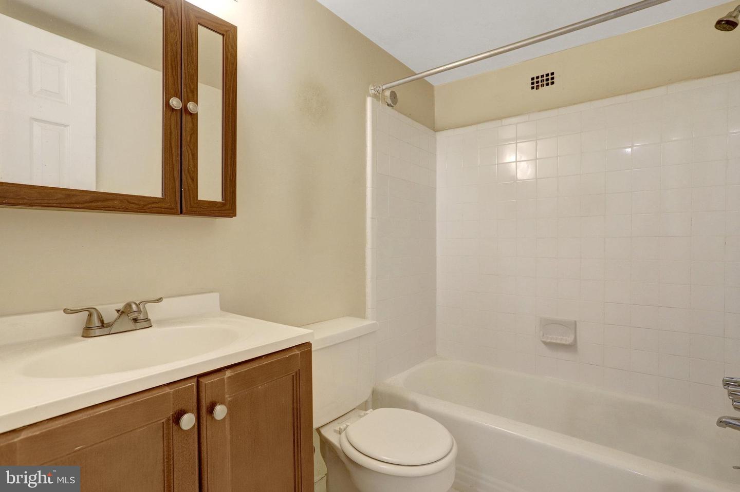 5565 COLUMBIA PIKE #412, ARLINGTON, Virginia 22204, 1 Bedroom Bedrooms, ,1 BathroomBathrooms,Residential,For sale,5565 COLUMBIA PIKE #412,VAAR2065062 MLS # VAAR2065062