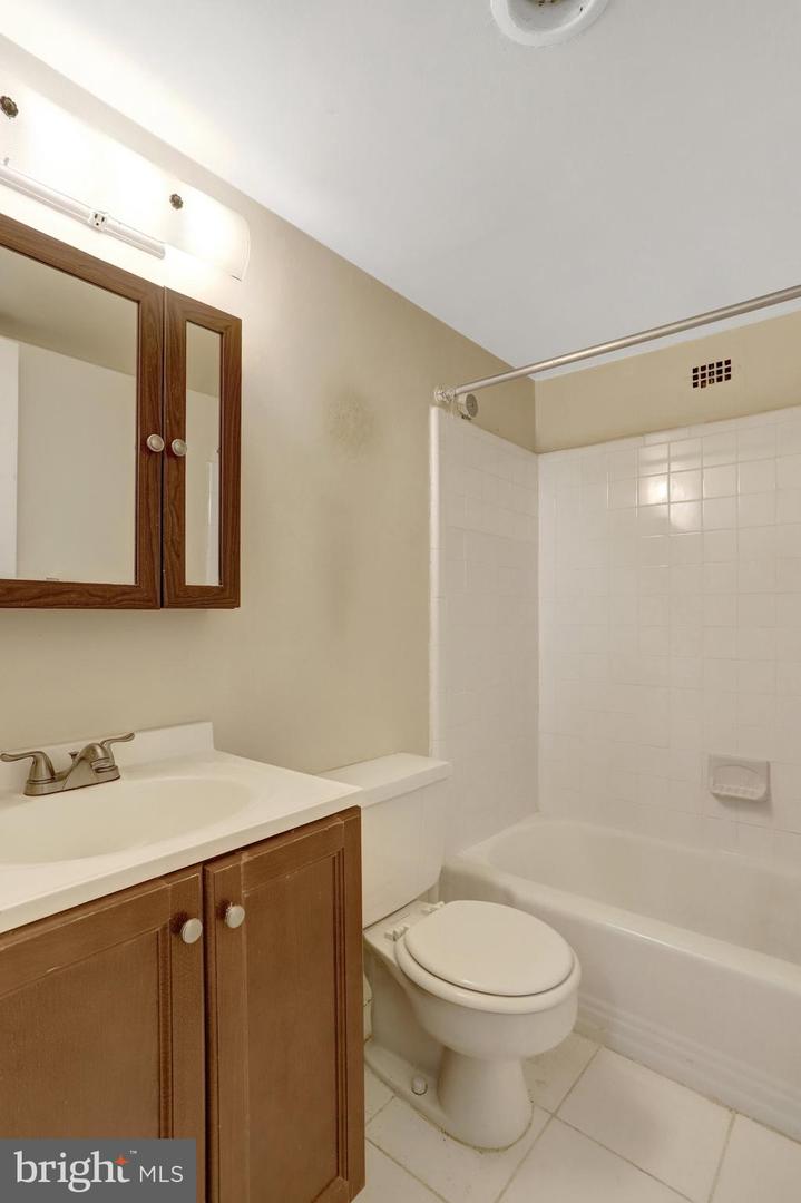 5565 COLUMBIA PIKE #412, ARLINGTON, Virginia 22204, 1 Bedroom Bedrooms, ,1 BathroomBathrooms,Residential,For sale,5565 COLUMBIA PIKE #412,VAAR2065062 MLS # VAAR2065062