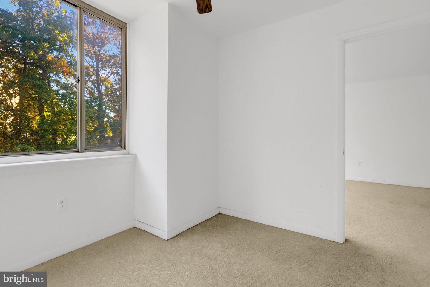 5565 COLUMBIA PIKE #412, ARLINGTON, Virginia 22204, 1 Bedroom Bedrooms, ,1 BathroomBathrooms,Residential,For sale,5565 COLUMBIA PIKE #412,VAAR2065062 MLS # VAAR2065062