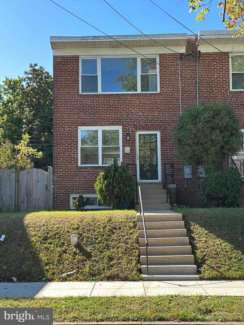 4005 CLAY PL NE, WASHINGTON, District Of Columbia 20019, 3 Bedrooms Bedrooms, ,2 BathroomsBathrooms,Residential,For sale,4005 CLAY PL NE,DCDC2227592 MLS # DCDC2227592