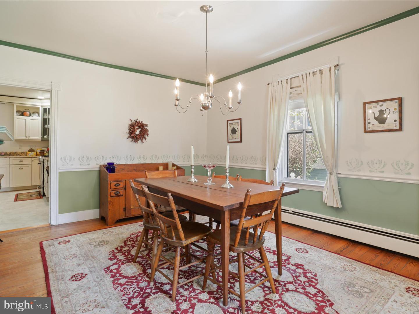 910 LOCUST ST, HERNDON, Virginia 20170, 3 Bedrooms Bedrooms, 8 Rooms Rooms,1 BathroomBathrooms,Residential,For sale,910 LOCUST ST,VAFX2275290 MLS # VAFX2275290