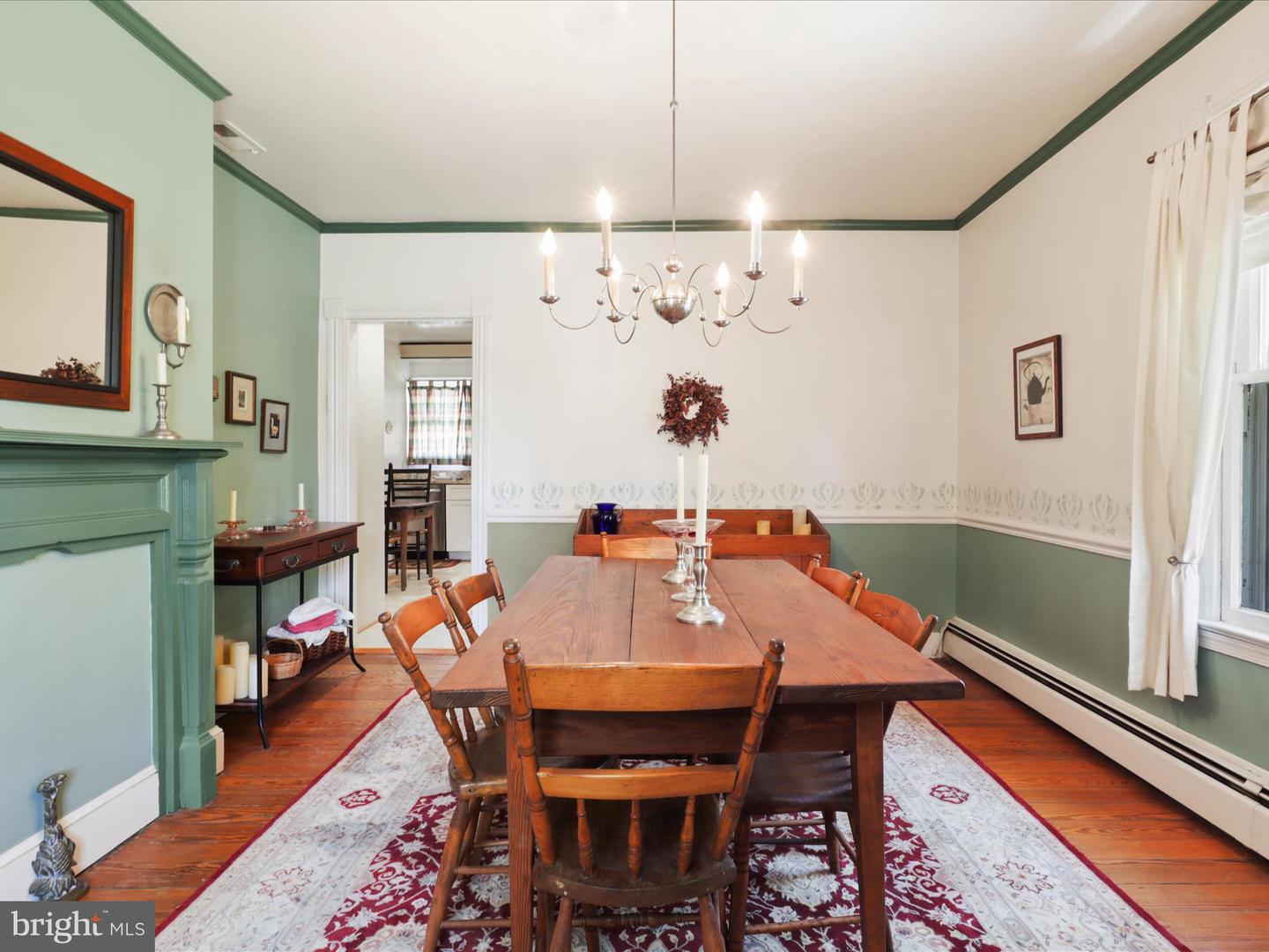 910 LOCUST ST, HERNDON, Virginia 20170, 3 Bedrooms Bedrooms, 8 Rooms Rooms,1 BathroomBathrooms,Residential,For sale,910 LOCUST ST,VAFX2275290 MLS # VAFX2275290