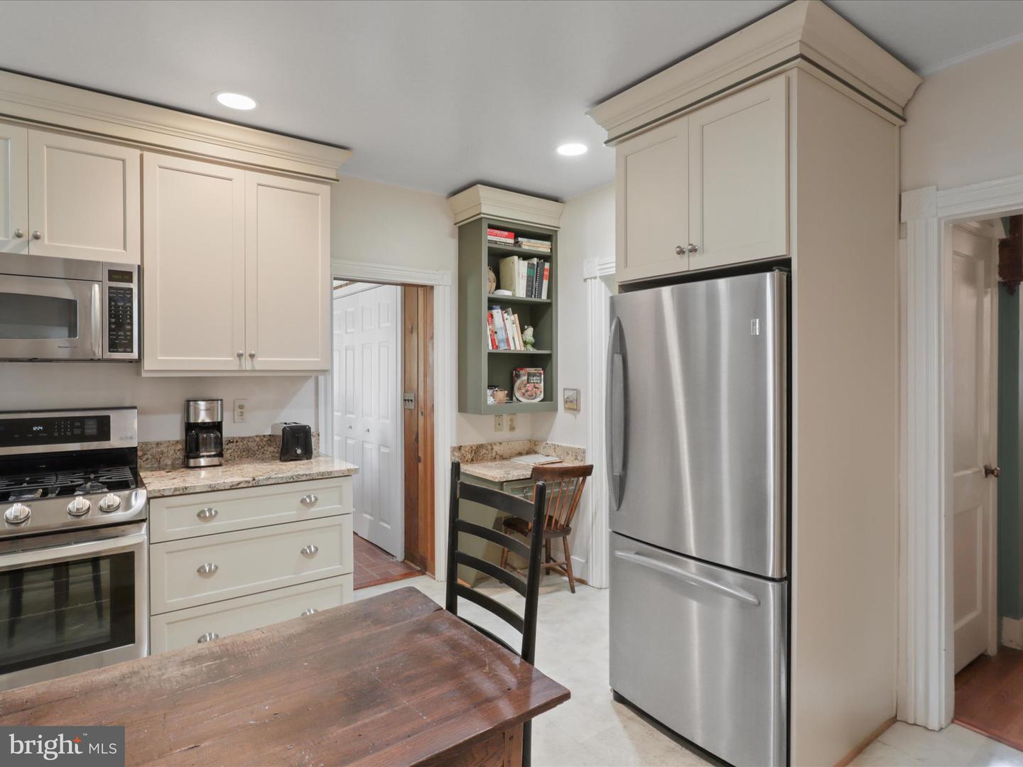 910 LOCUST ST, HERNDON, Virginia 20170, 3 Bedrooms Bedrooms, 8 Rooms Rooms,1 BathroomBathrooms,Residential,For sale,910 LOCUST ST,VAFX2275290 MLS # VAFX2275290
