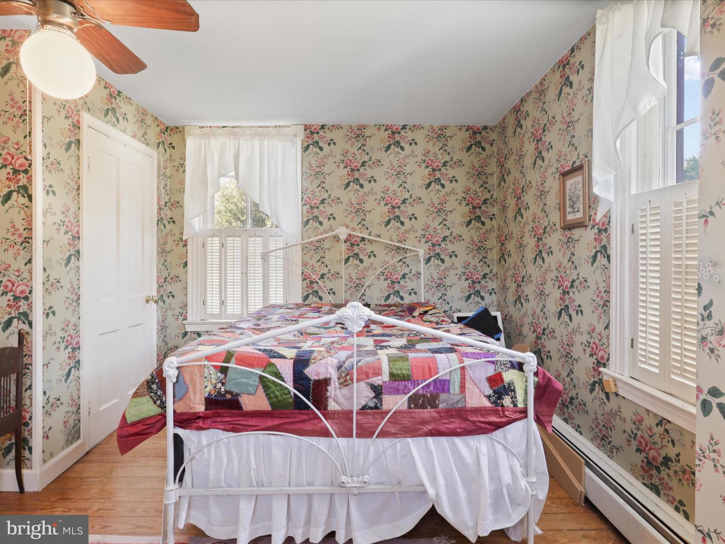 910 LOCUST ST, HERNDON, Virginia 20170, 3 Bedrooms Bedrooms, 8 Rooms Rooms,1 BathroomBathrooms,Residential,For sale,910 LOCUST ST,VAFX2275290 MLS # VAFX2275290