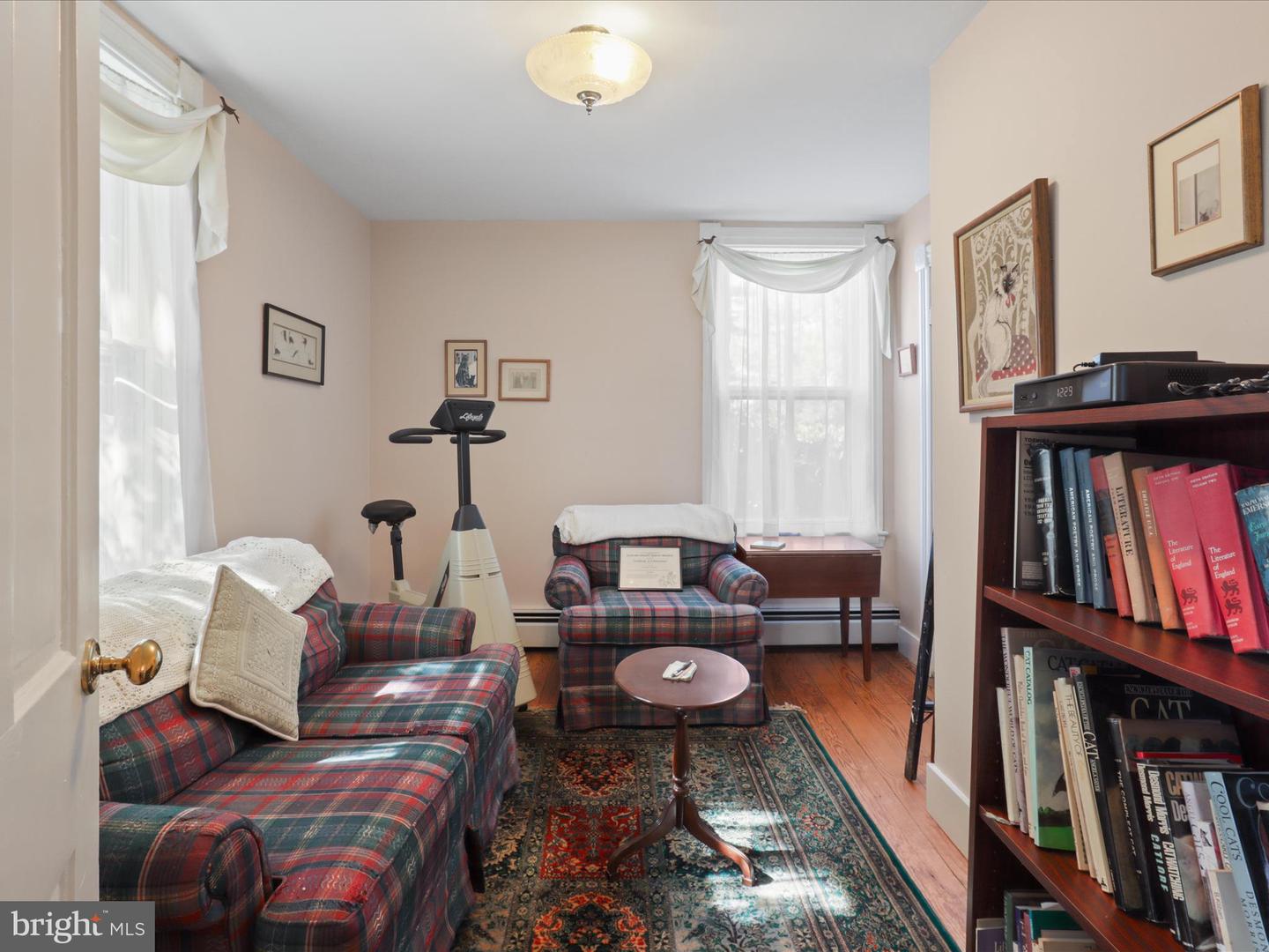 910 LOCUST ST, HERNDON, Virginia 20170, 3 Bedrooms Bedrooms, 8 Rooms Rooms,1 BathroomBathrooms,Residential,For sale,910 LOCUST ST,VAFX2275290 MLS # VAFX2275290