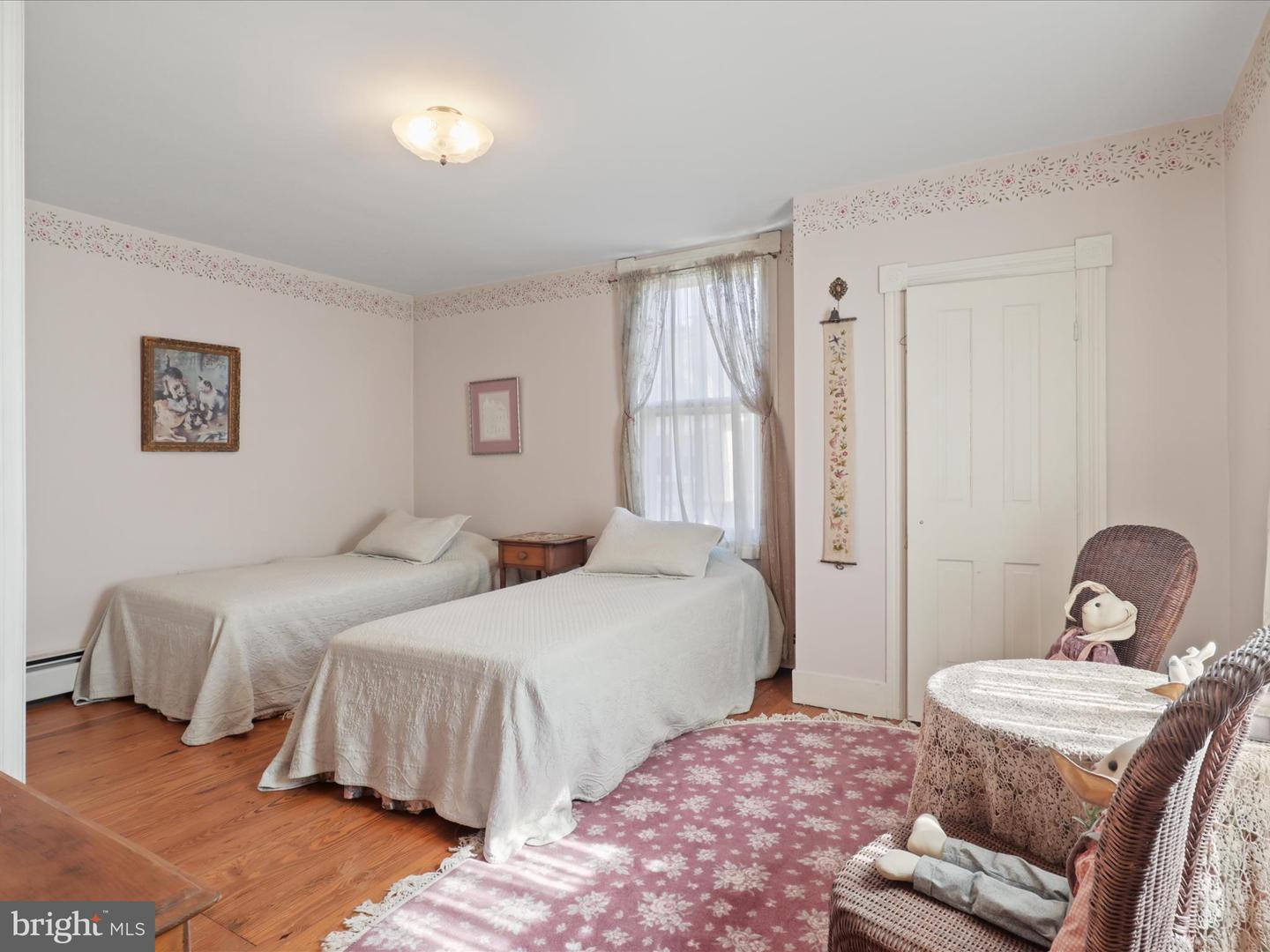 910 LOCUST ST, HERNDON, Virginia 20170, 3 Bedrooms Bedrooms, 8 Rooms Rooms,1 BathroomBathrooms,Residential,For sale,910 LOCUST ST,VAFX2275290 MLS # VAFX2275290
